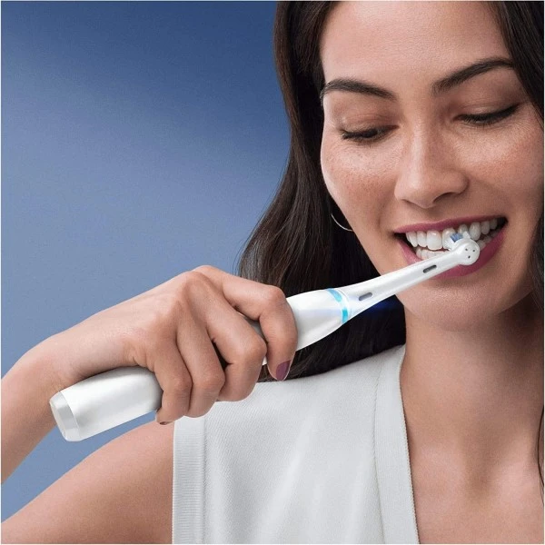 Oral B Oral-B 80334328 IO Series 8 White Electric Toothbrush 5 Oral B Oral-B 80334328 IO Series 8 White Electric Toothbrush - Image 3